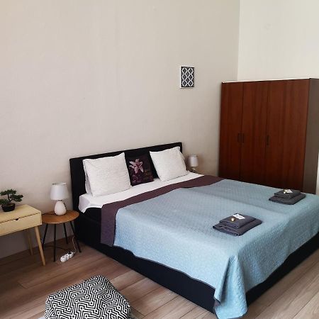 Appartamento Palace - Belvárosi Apartman Eger Esterno foto