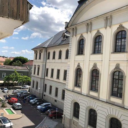 Appartamento Palace - Belvárosi Apartman Eger Esterno foto