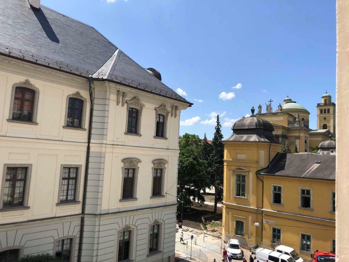 Appartamento Palace - Belvárosi Apartman Eger Esterno foto